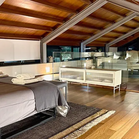 The Cliffs - Oceanlight * San Roman del Valle (Lugo)