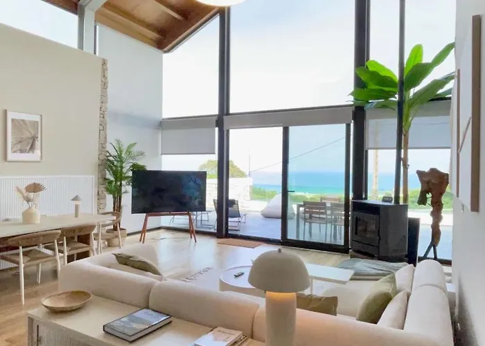 The Cliffs - Oceanlight * San Roman del Valle (Lugo)